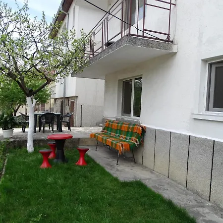 - софи, гр. Apartment Devin