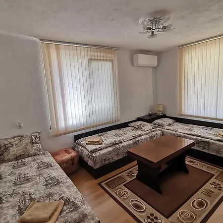 - софи, гр. Апартаменты